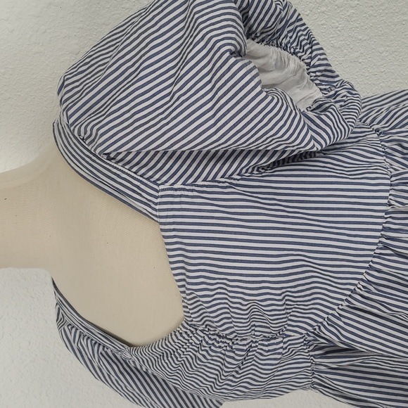 Old navy blouse - Picture 2 of 3